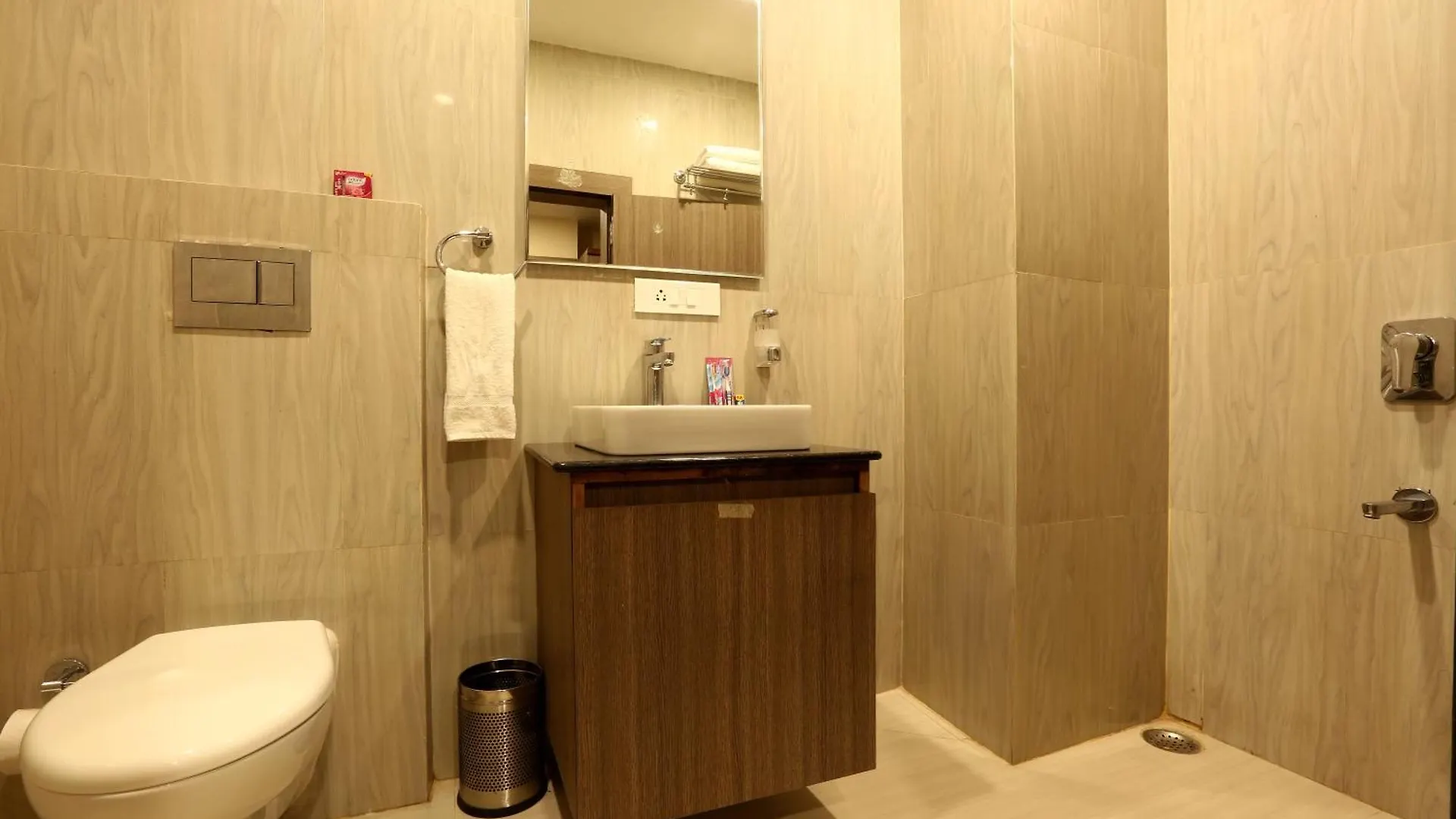 Hotel West Inn Residency Delhi International Airport New Delhi 3*,